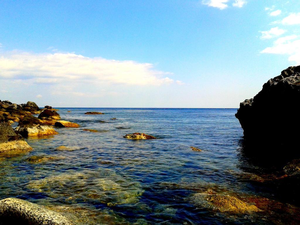 Kavos Bay Seafront Hotel Agia Marina  Bagian luar foto