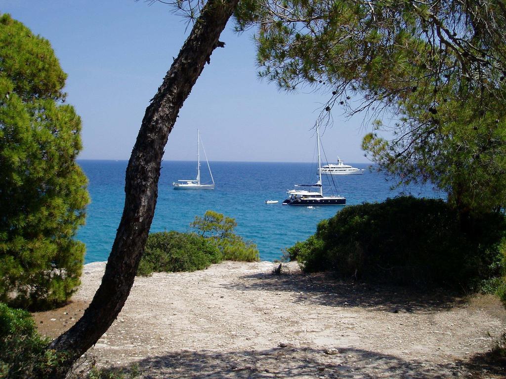 Kavos Bay Seafront Hotel Agia Marina  Bagian luar foto